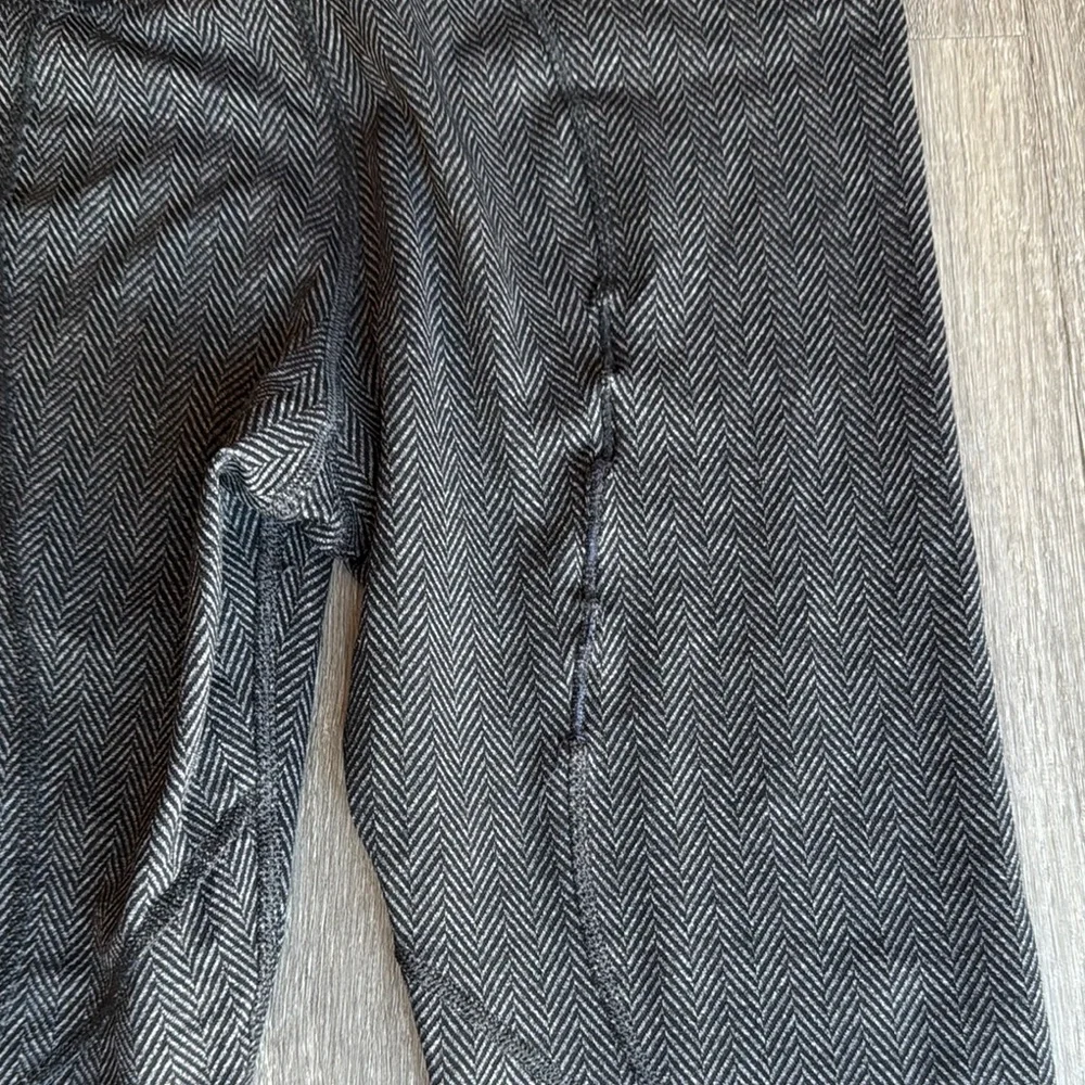 Lululemon Athletica Black Capris - Picture 4 of 5